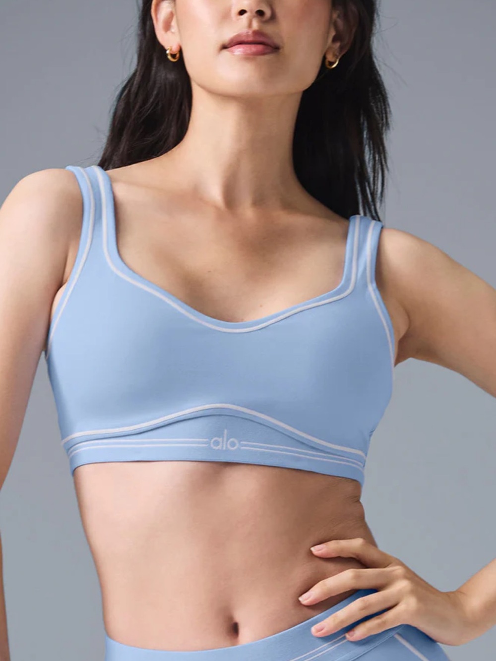 Alo Airbrush Heart Throb Bra in Seashell Blue w/ white size M